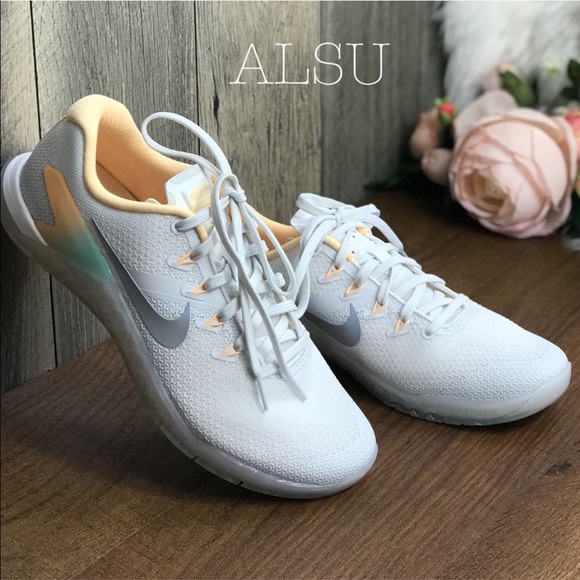 NWT Nike Metcon 4 Rise Summit White W AUTHENTIC - Picture 3 of 8